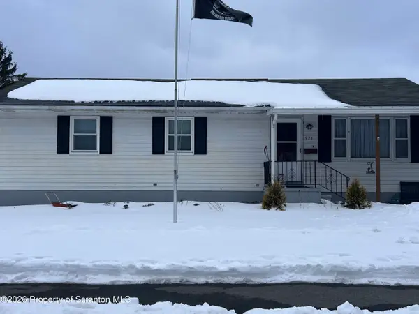 925 Lackawanna Avenue, Mayfield, PA 18433