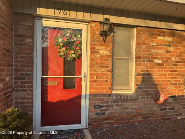 96 Abington Gardens Drive, South Abington Twp, PA 18411