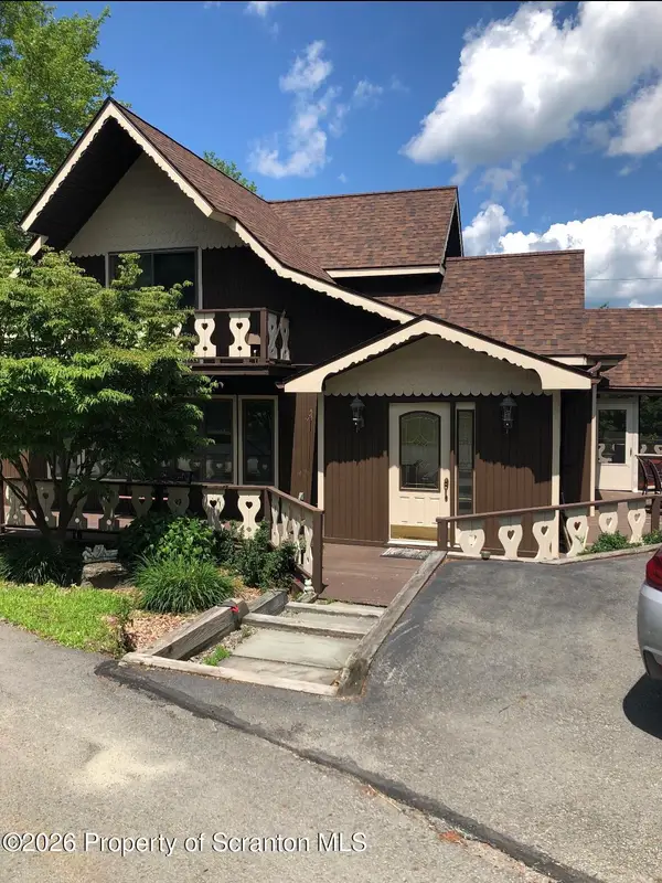 15 Fall Place, Union Dale, PA 18470