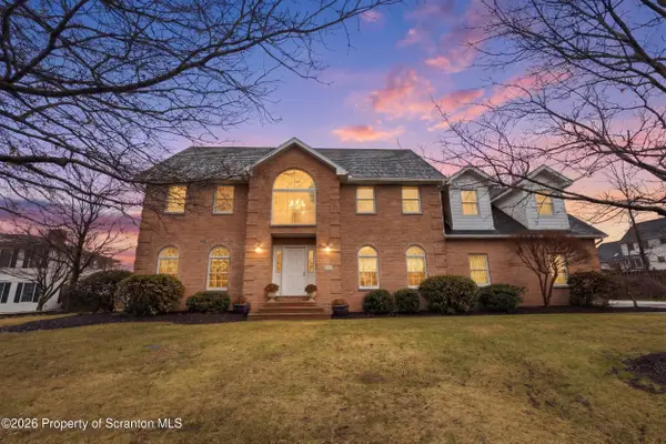 302 Abbey Drive, Clarks Summit, PA 18411