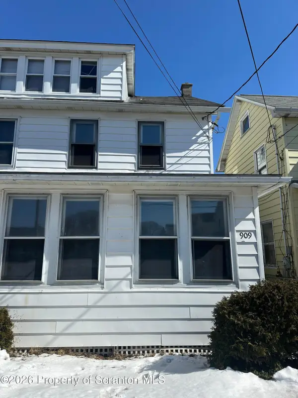 909 Birkbeck Street, Freeland, PA 18224