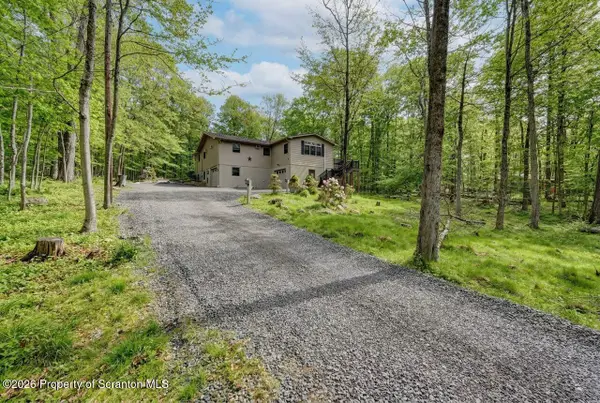 341 Packanack Drive, Clifton Twp, PA 18424