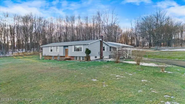 133 Shust Road, Greenfield Twp, PA 18407