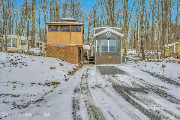 256 Thoroughbred Terrace, Covington Twp, PA 18424