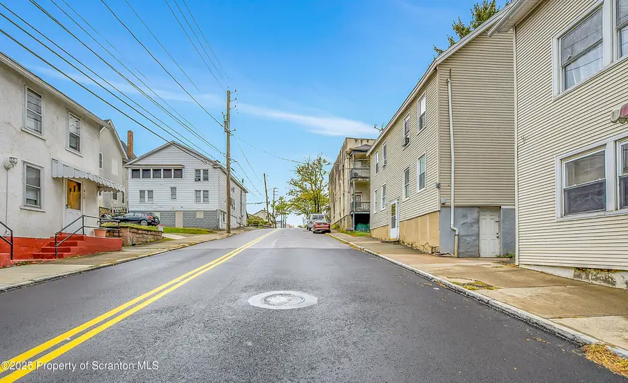 916 W Linden Street, Scranton, PA 18504 - #2