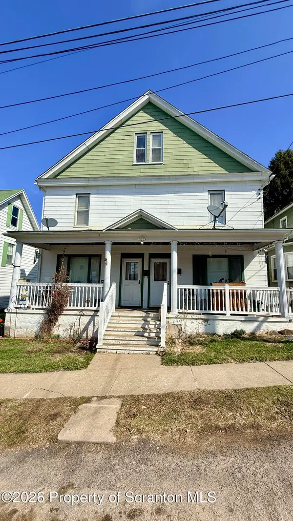 6 8 Maple Avenue, Carbondale, PA 18407