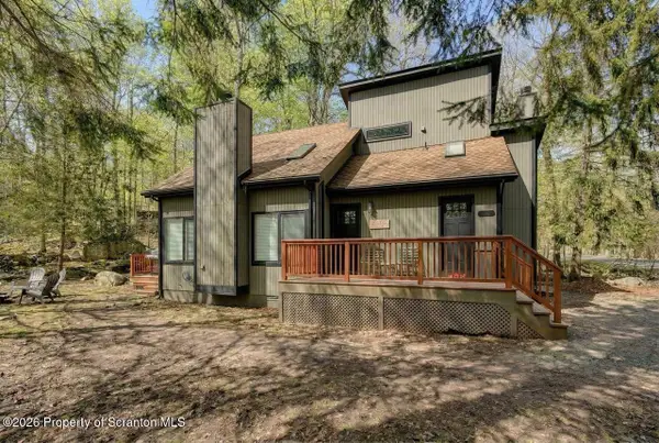 2917 Fairhaven Drive, Tobyhanna, PA 18466