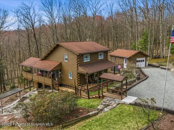 726 Tripp Lake Road, Brackney, PA 18812