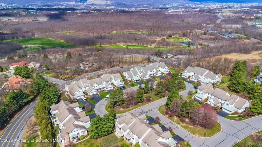 202 Thackeray Close, Moosic, PA 18507 - #3