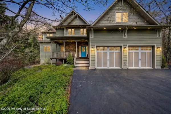 88 Lakeview Timbers Drive, Gouldsboro, PA 18424