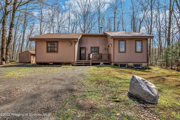 18 Oak Lane, Lake Ariel, PA 18436