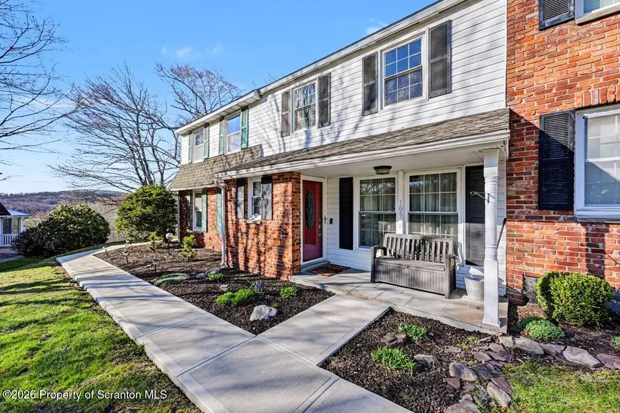 109 Townhouse Place, Roaring Brook, PA 18444 - #2