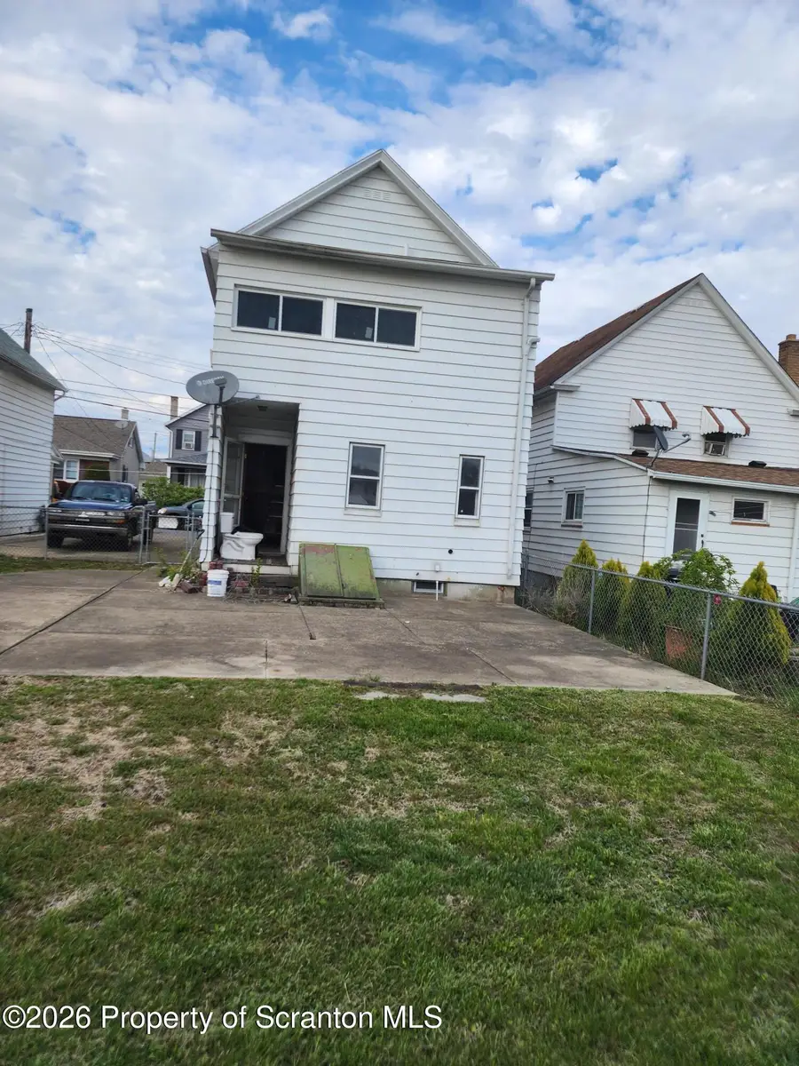 582-586 Shawnee Street, Hanover, PA 18706 - #2