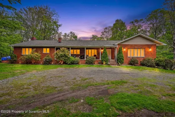 808 Pine Street, Moscow, PA 18444