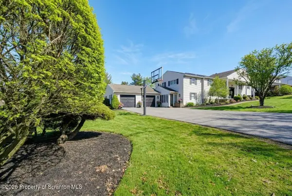 115 Greenbrier Drive, Clarks Green, PA 18411