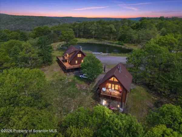 1 Green Mountain Place, Roaring Brook Twp, PA 18444