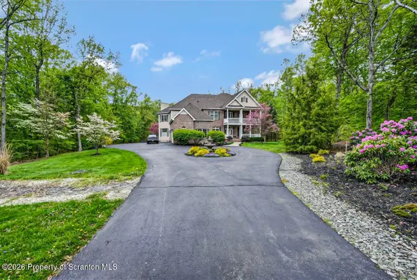 272 Windsor Way, Roaring Brook Twp, PA 18444