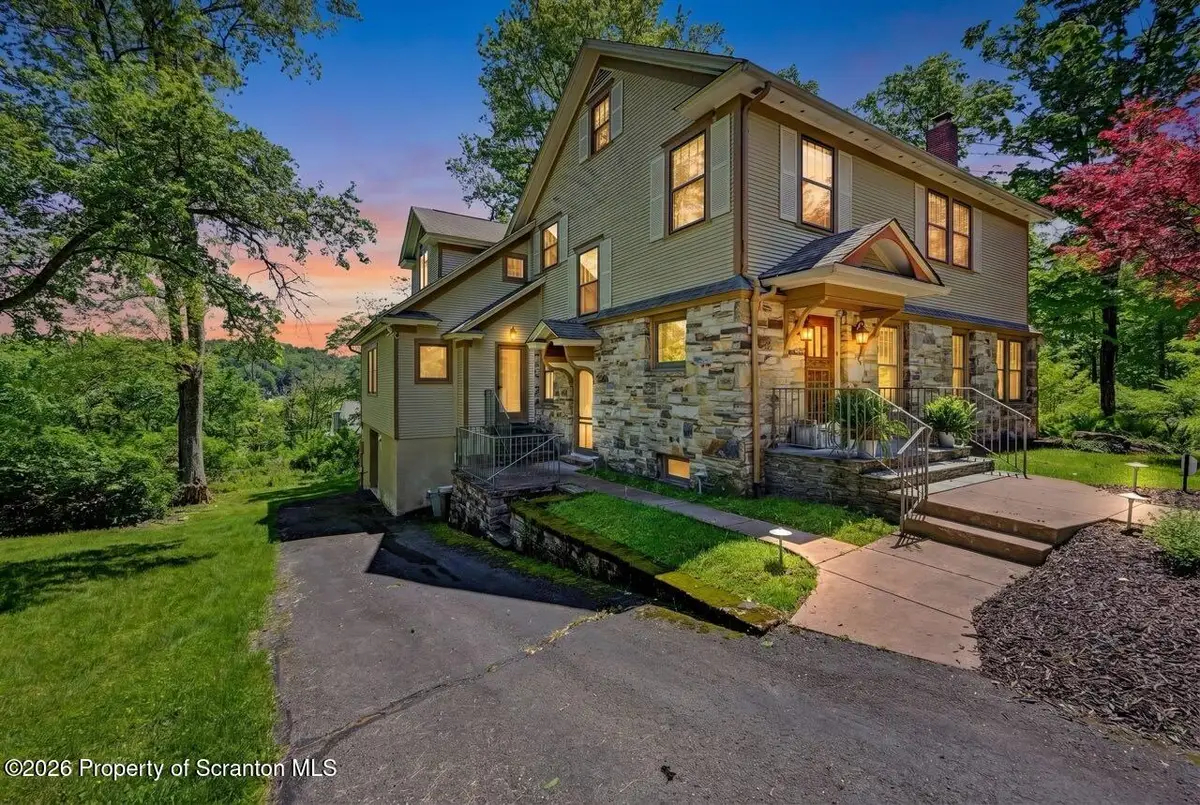 100 Old Woodland Way, South Abington, PA 18411 - #1