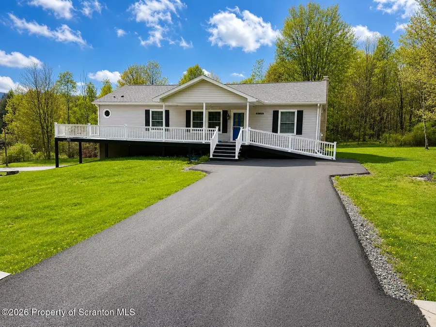 307 Roundabout Way, Union Dale, PA 18470 - #2