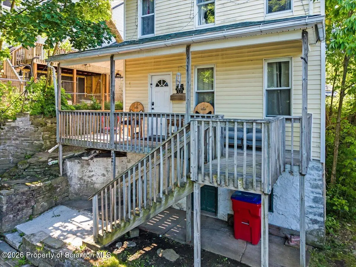22 9th Avenue, Carbondale, PA 18407 - #1