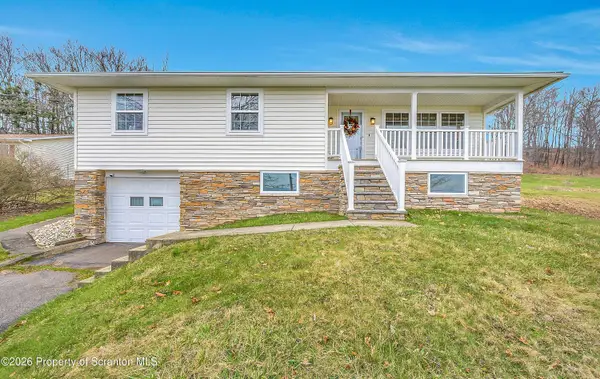 18 9th Street, Blakely, PA 18447