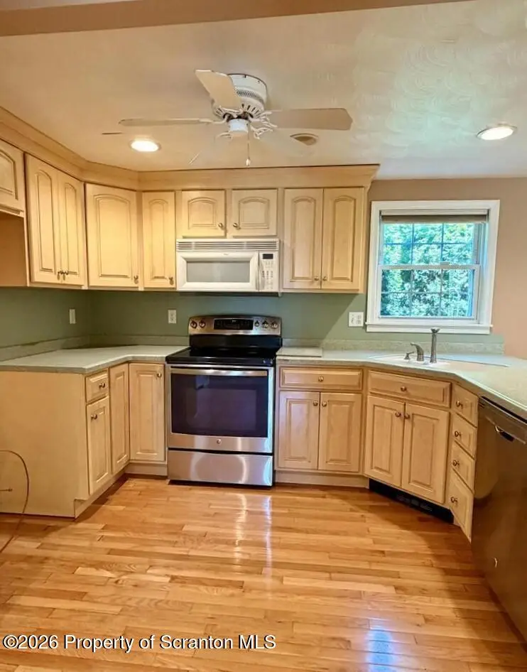 68 Leonard Street, Pittston, PA 18640 - #3
