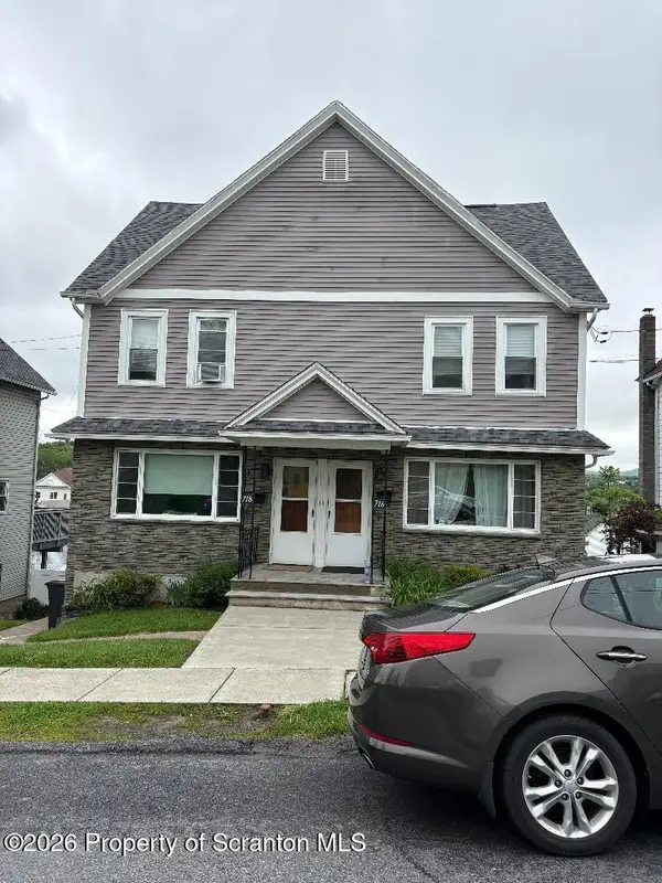 716-718 Carmalt Street, Dickson City, PA 18519