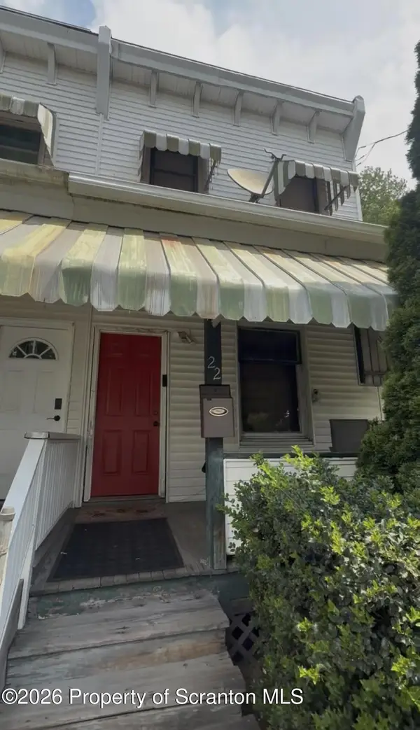 22 Schoolhouse Lane, Wilkes-Barre, PA 18702