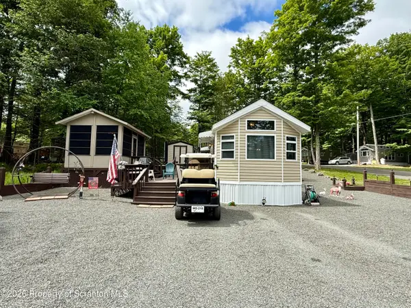218 Hickory Place, Covington Twp, PA 18424