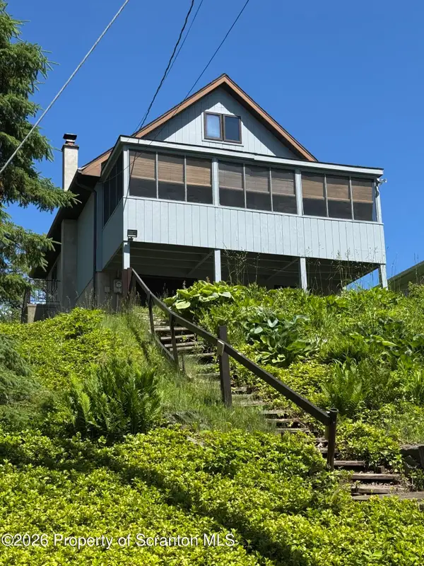 33 Lakefront Lane, Scott Twp, PA 18433