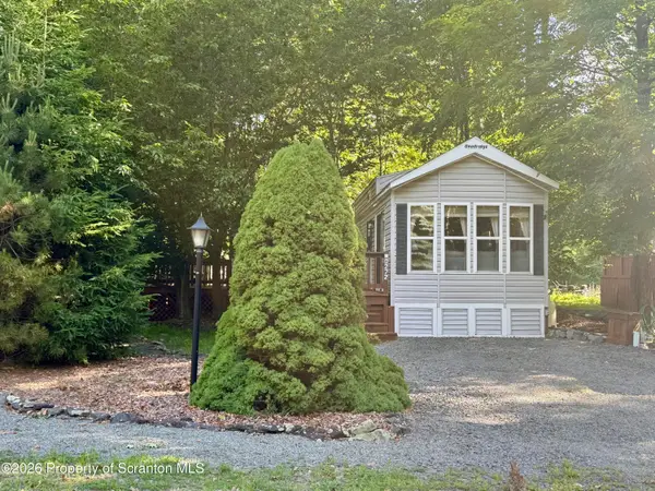 272 Tamarack Trail, Covington Twp, PA 18424