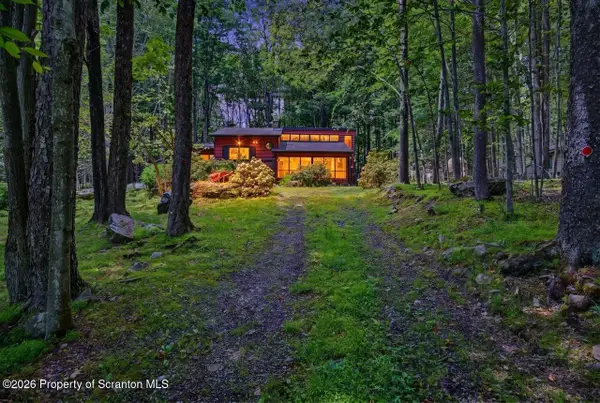 119 W Creek View Drive, Clifton Twp, PA 18424