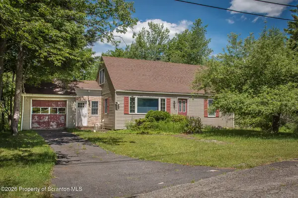 12 Lake Drive, Gouldsboro, PA 18424