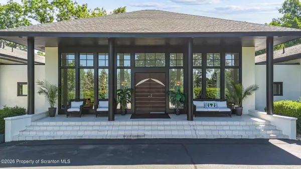 113 Glenmaura Drive, Moosic, PA 18507