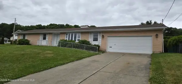302 Cor Sunset & Roberts Drive, Dickson City, PA 18519