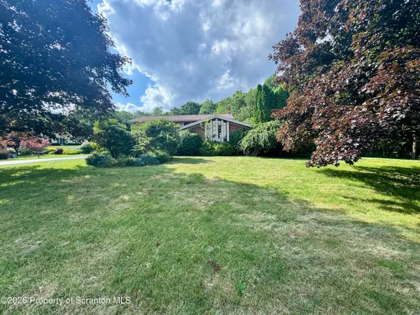102 Kingsley Boulevard, Peckville, PA 18452