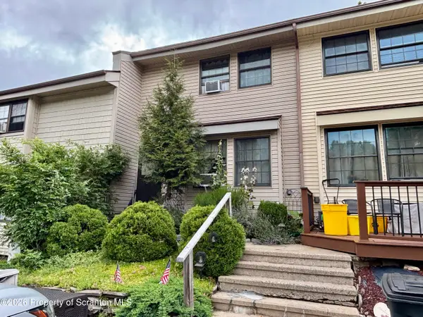 16 Hunts Court, South Abington Twp, PA 18411