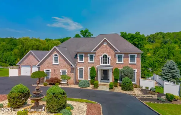 41 Somerfields Drive, Wyoming, PA 18644