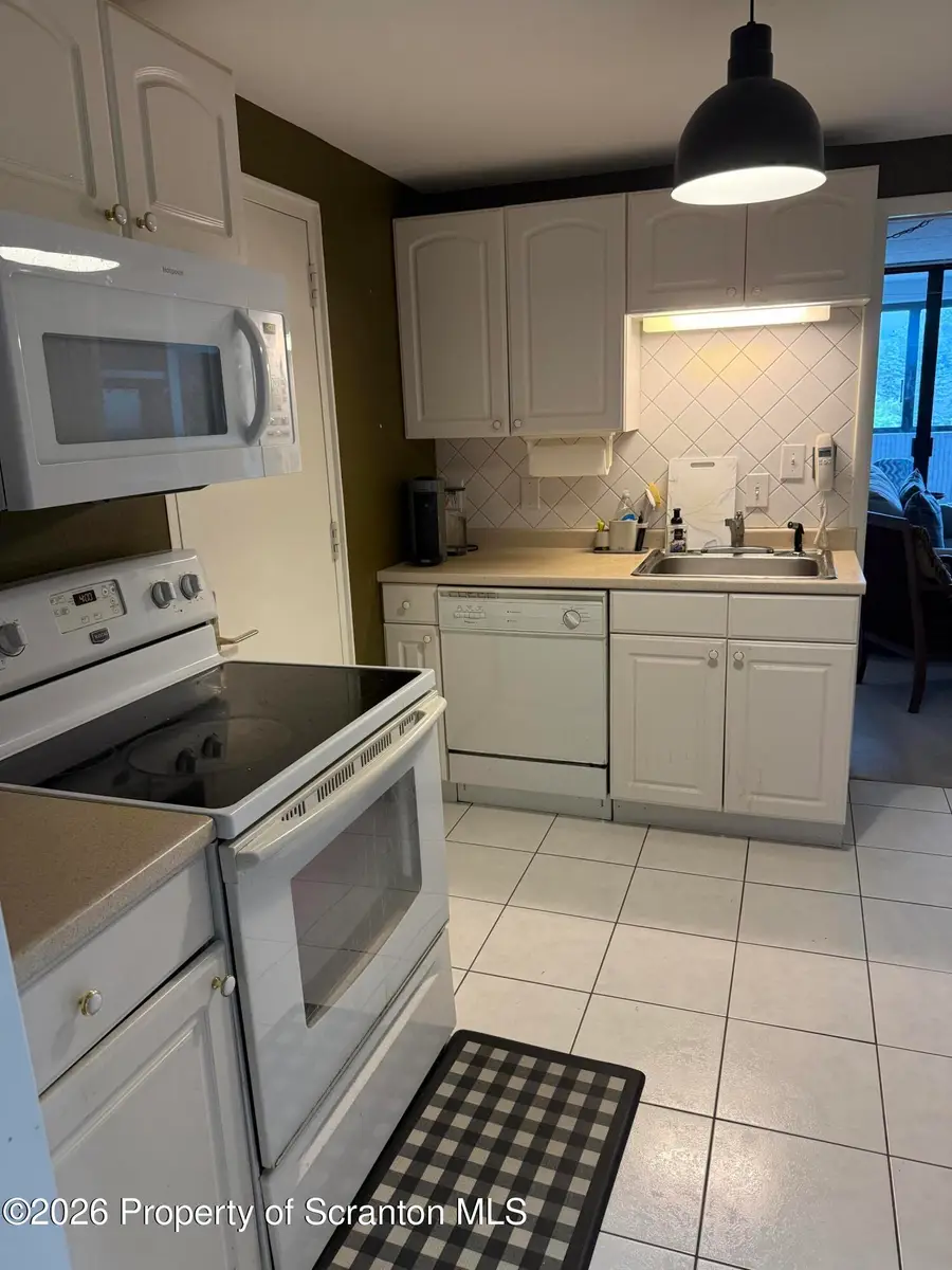 550 Clay Avenue #10 D, Scranton, PA 18510 - #3