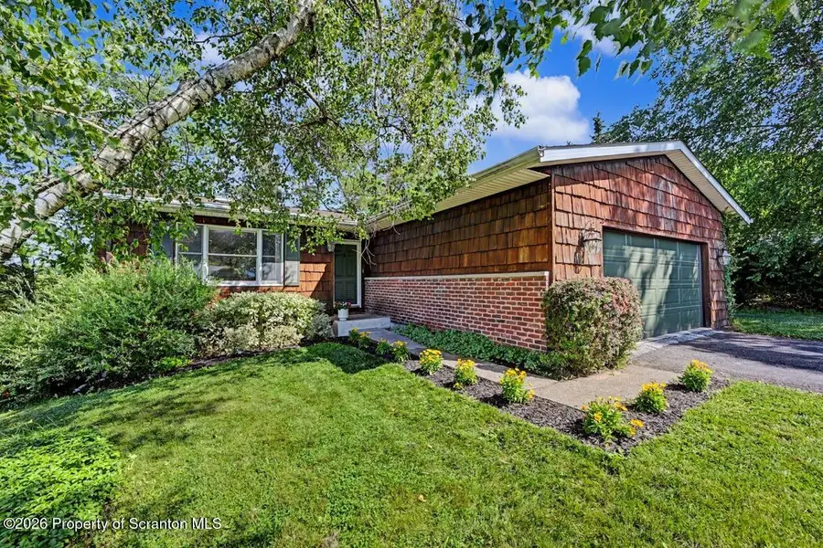 136 Edgewood Drive W, Clarks Summit, PA 18411 - #2
