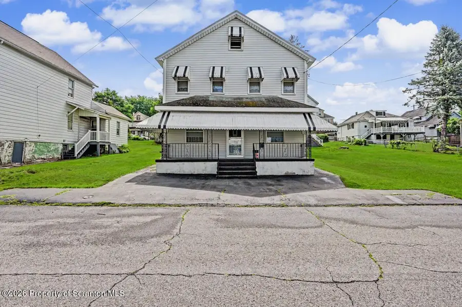 152 Harriet Street, Throop, PA 18512 - #2