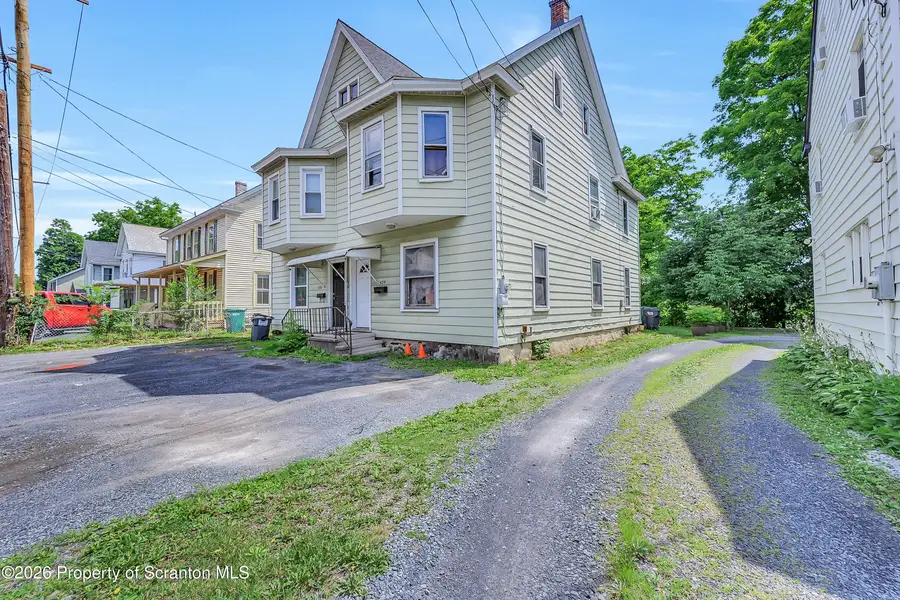 424-426 N 5th Street, Stroudsburg, PA 18360 - #2