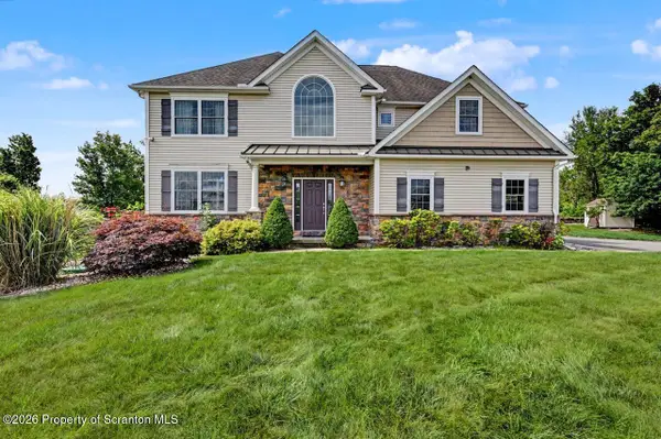 1002 Circle Green Drive, South Abington Twp, PA 18411