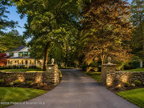 1008 Lily Lake Road, Waverly Twp, PA 18414