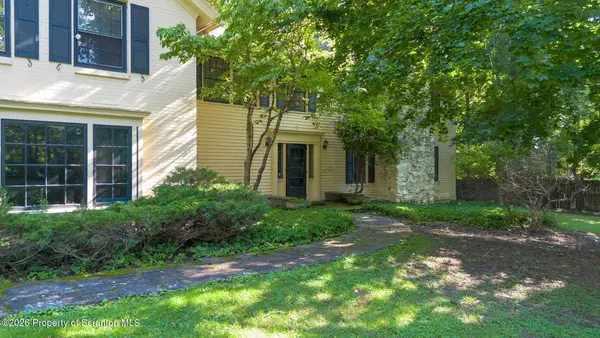28 Church Hill Road, Glenburn, PA 18411