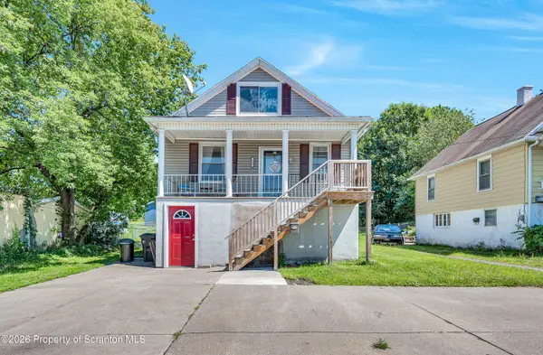 204 Hall Street, Throop, PA 18512
