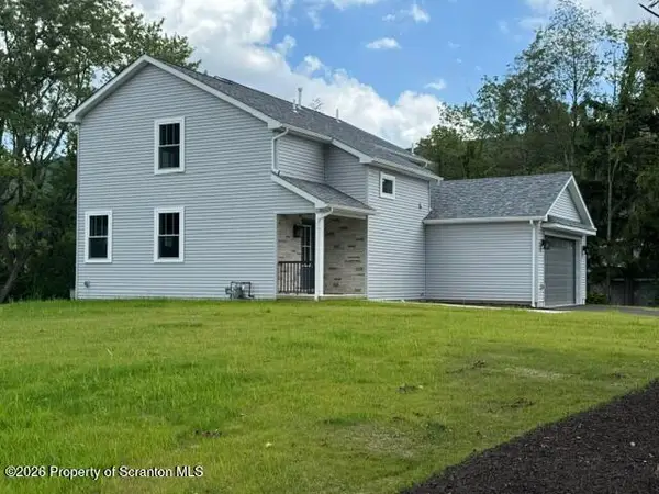 102 Alans Drive, Clarks Summit, PA 18411