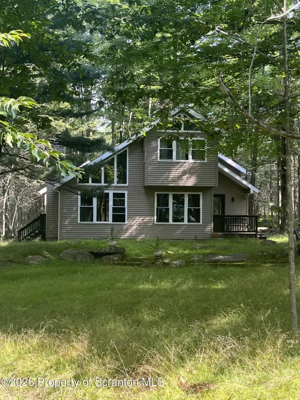 126 Lyman Lane, Gouldsboro, PA 18424