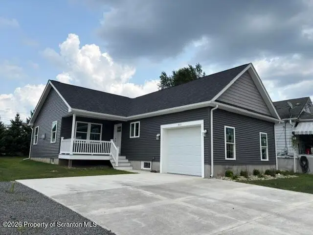 811 Goodman Street, Throop, PA 18512 - #1