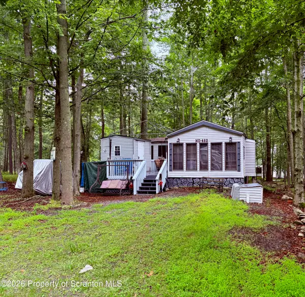 482 Pine Place, Covington Twp, PA 18424